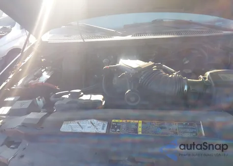 2002 Ford F-150 Lariat из США, поврежденный, VIN 1FTRW07372KD15181